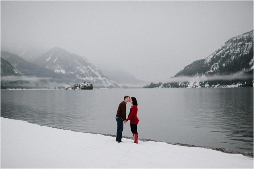 Hood River Maternity Photos | Natalie and Nate