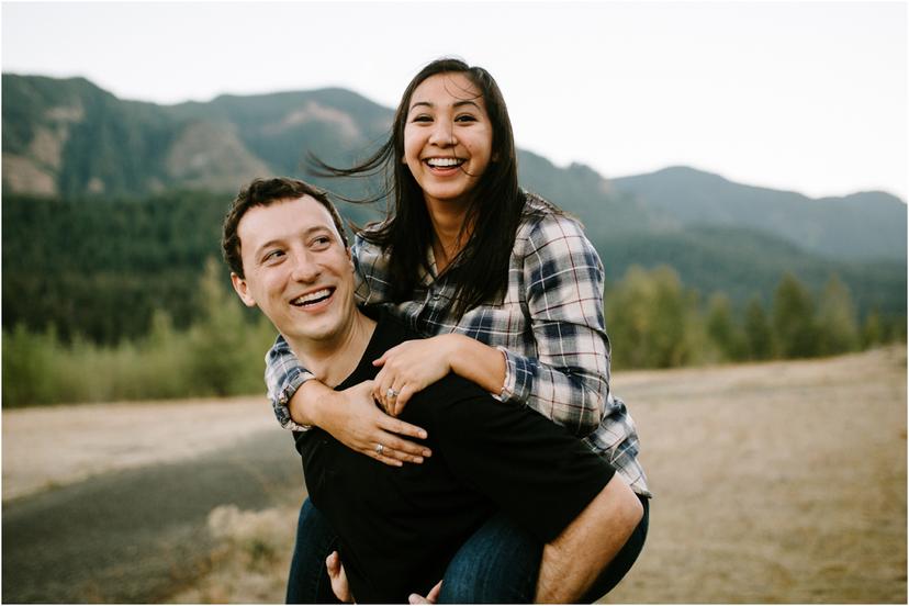 Columbia River Gorge Engagement Photos | Amy and Rhett