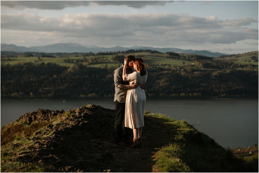 Spring Engagement Photos in the Columbia River Gorge | Kimberly and Ryan