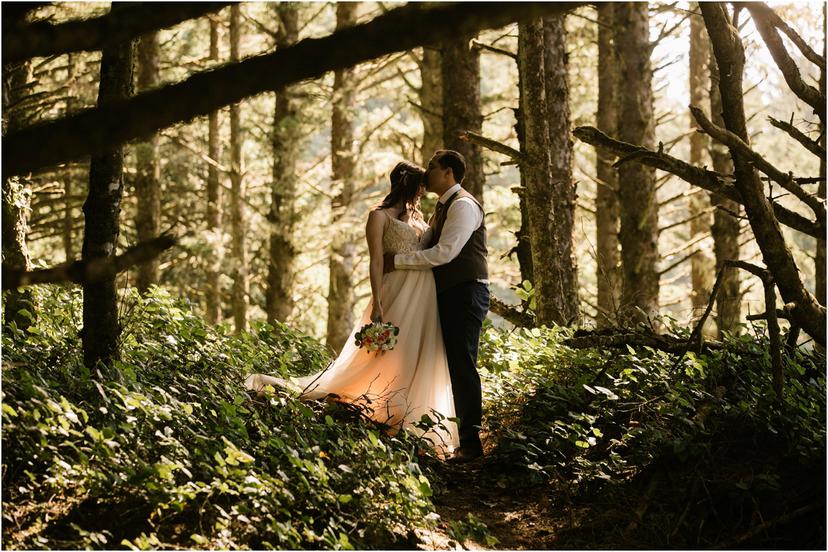 Oregon Coast Elopement at Heceta Head Lighthouse