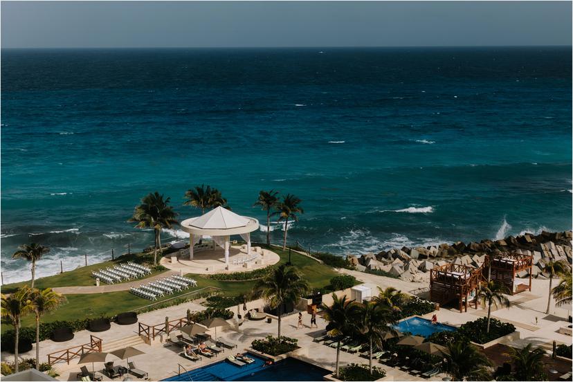 01-Getting-Ready-Cancun-Wedding-Photos-133