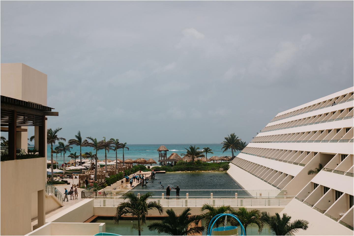 01-Getting-Ready-Cancun-Wedding-Photos-