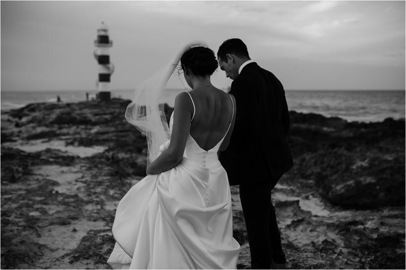 05-Bride-and-Groom-at-Hyatt-Ziva-Cancun-47