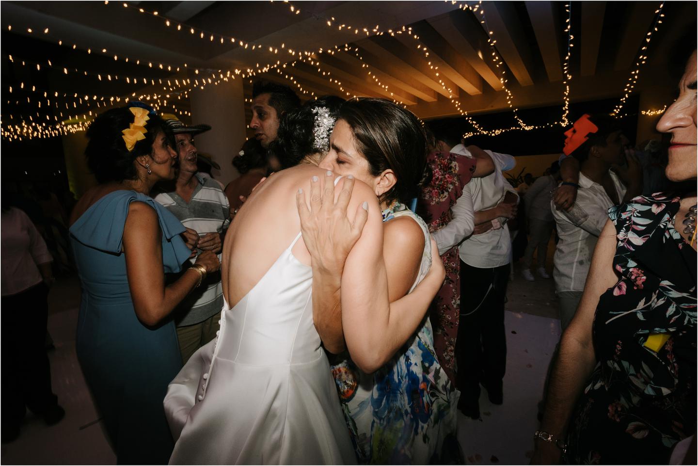 08-Late-Night-Hyatt-Ziva-Cancun-Wedding-Reception-525