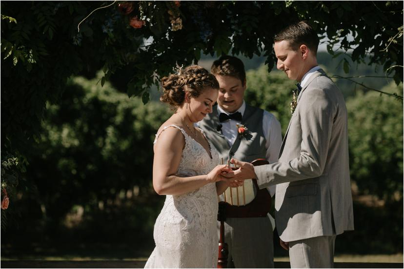 2-tin-roof-barn-wedding-4101