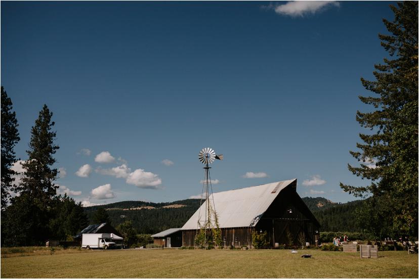 2-tin-roof-barn-wedding-4272
