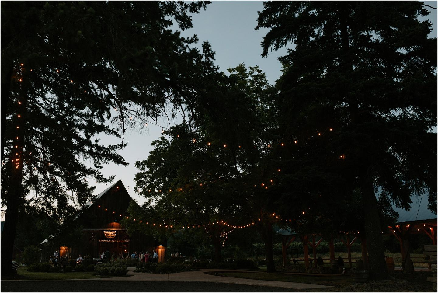2-tin-roof-barn-wedding-7142