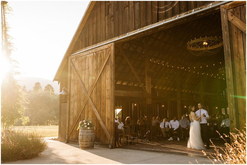 tin-roof-barn-wedding-stdr-1932