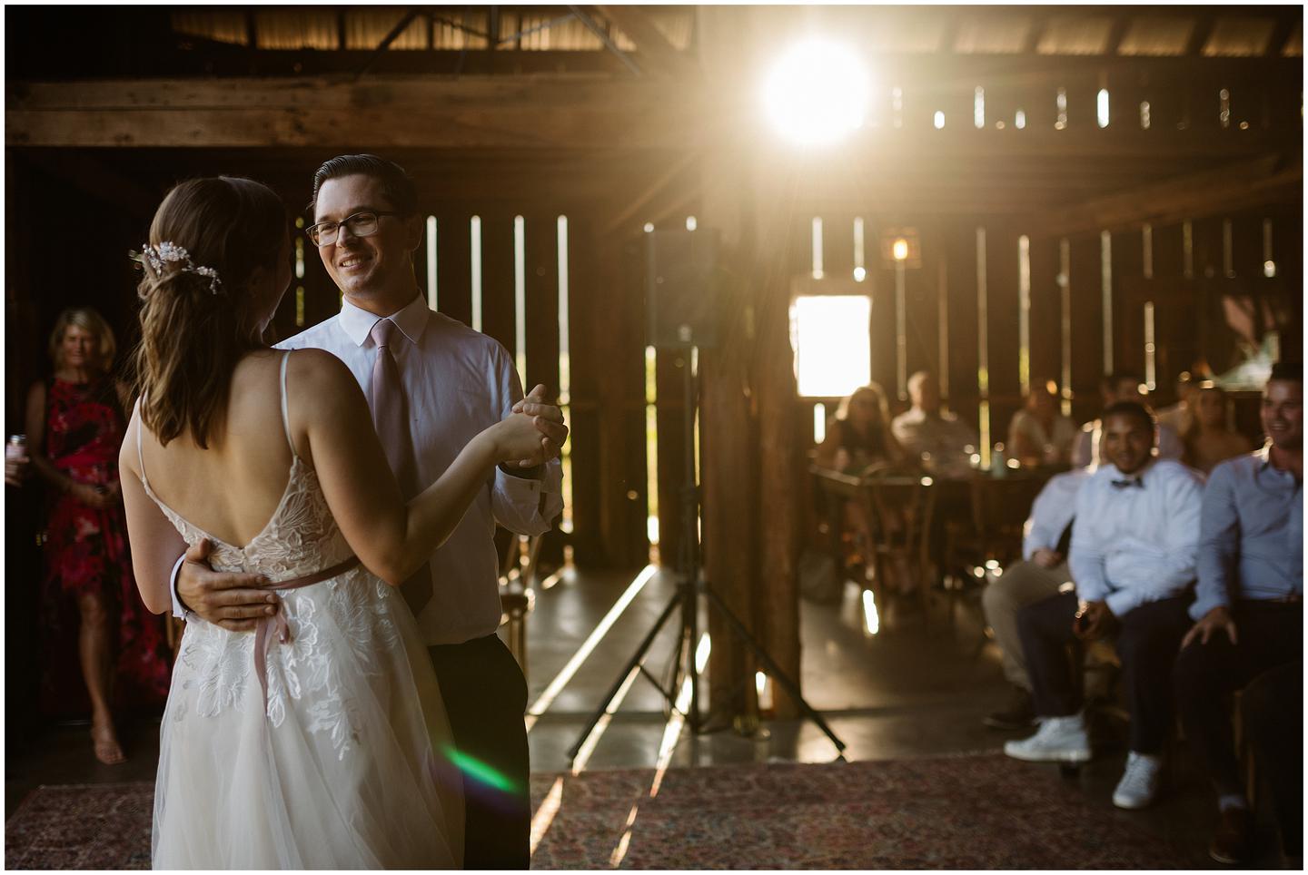 tin-roof-barn-wedding-stdr-1942