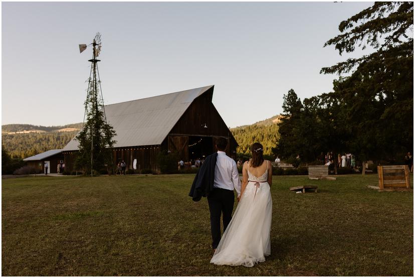 tin-roof-barn-wedding-stdr-2056