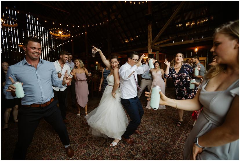 tin-roof-barn-wedding-stdr-2219