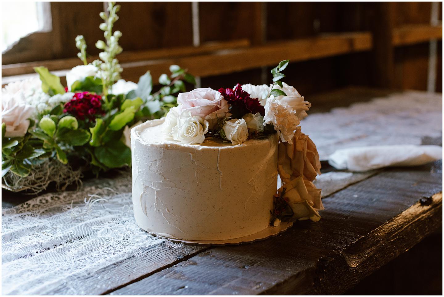 tin-roof-barn-wedding-rb_6005