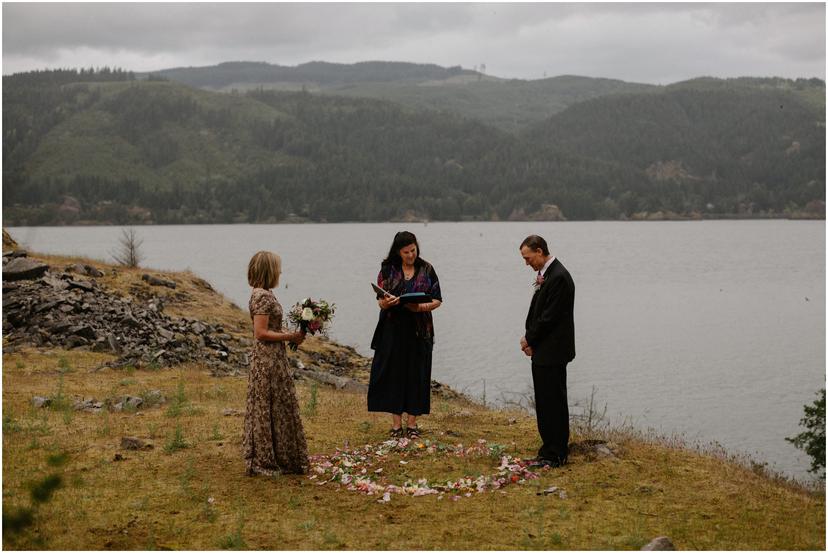 government-cove-elopement-columbia-river-gorge-wedding_0110