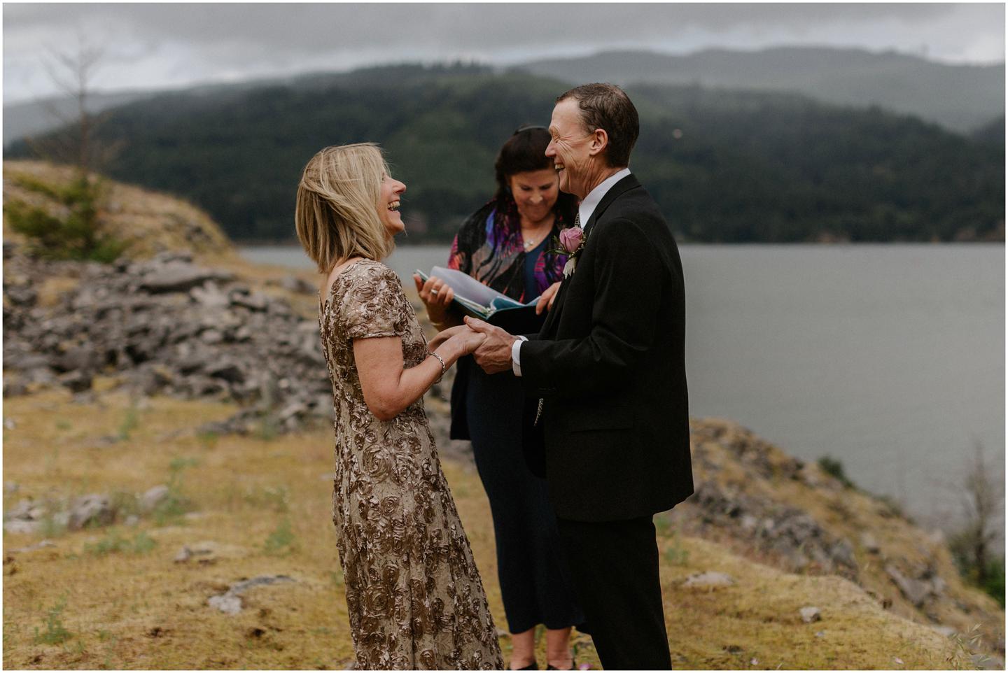 government-cove-elopement-columbia-river-gorge-wedding_0120