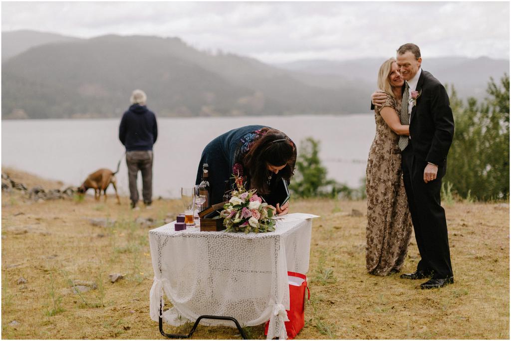government-cove-elopement-columbia-river-gorge-wedding_0155