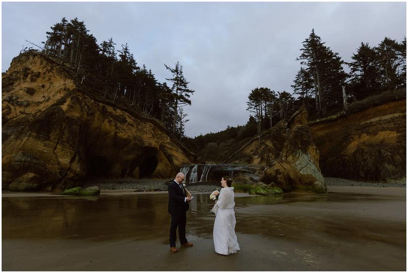 hug-point-elopement-lj-1044