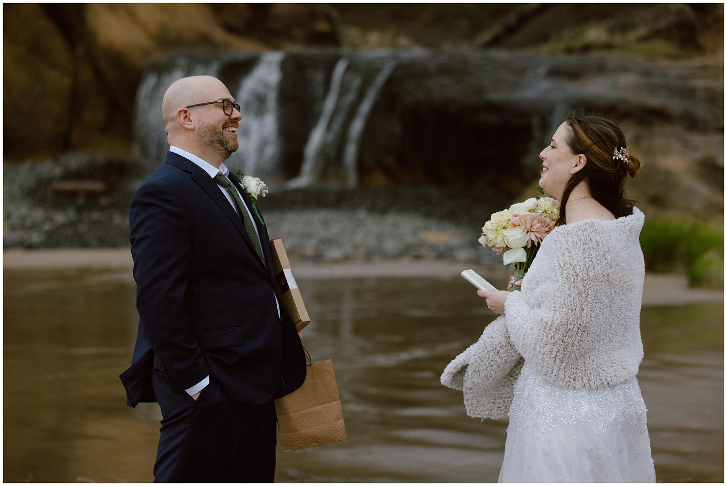 hug-point-elopement-lj-1055