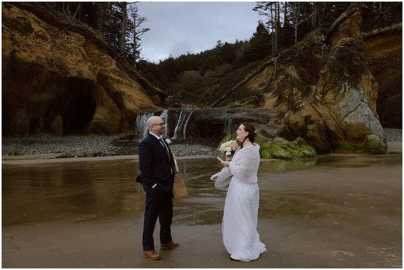 hug-point-elopement-lj-1056