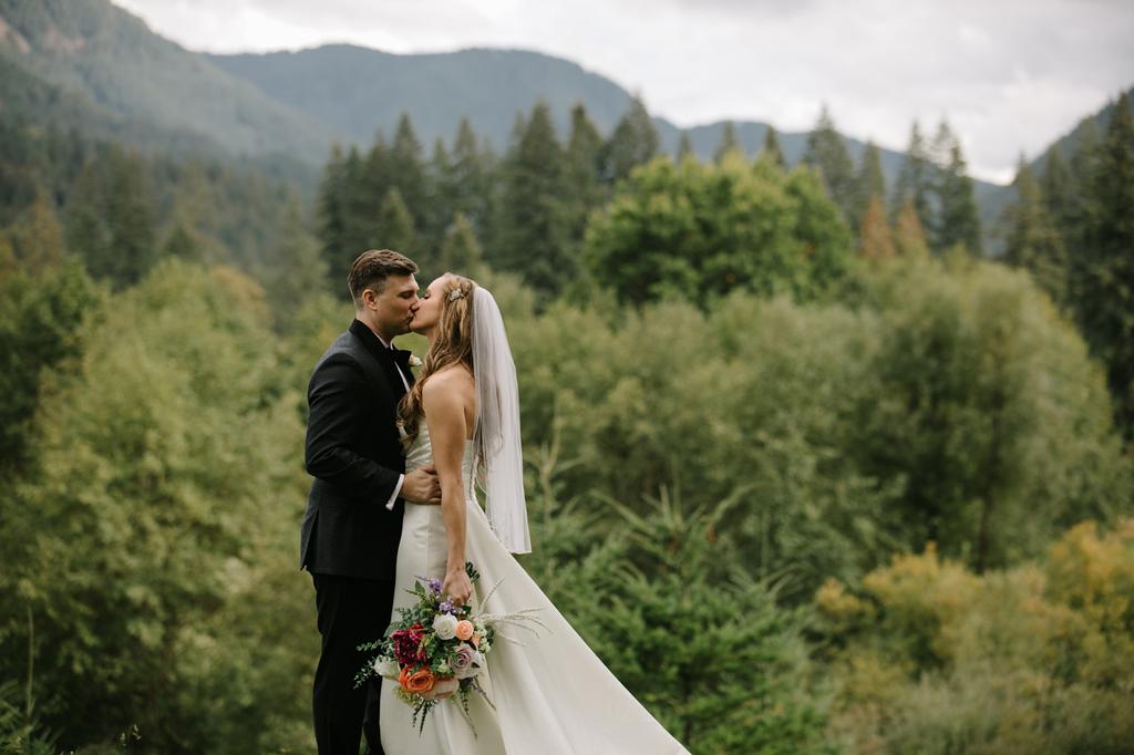 MT HOOD WEDDING VENUES · Katy Weaver Photography
