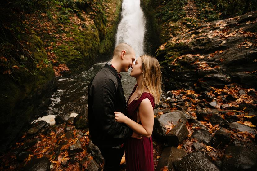 Modern and romantic Portland engagement photos