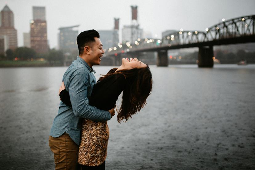 Eastbank-Esplanada-downtown-Portland-engagement-photos-in-the-rain