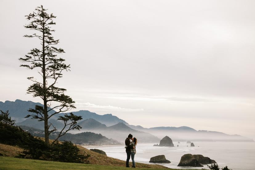 Ecola-State-Park-Viewpoint-Oregon-Coast-Engagement-Photos