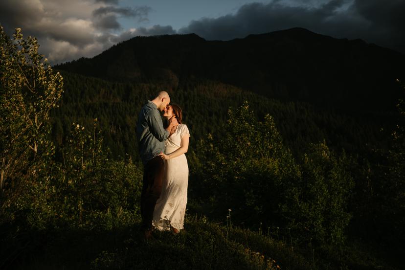 Government-Cove-Engagement-Photos-Columbia-Gorge