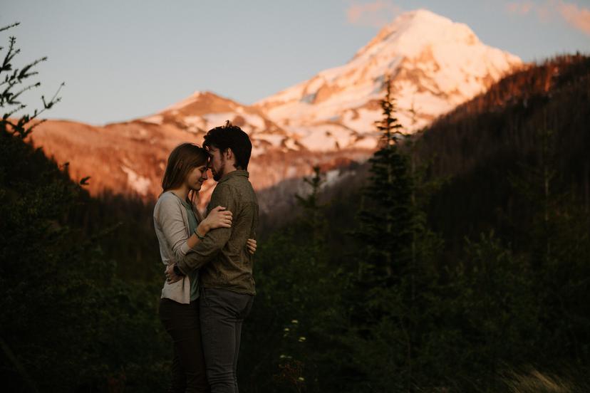 Mt-Hood-Oregon-Engagement-Photos