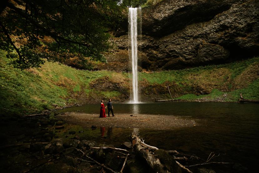 Silver-Falls-State-Park-Engagement-Photos