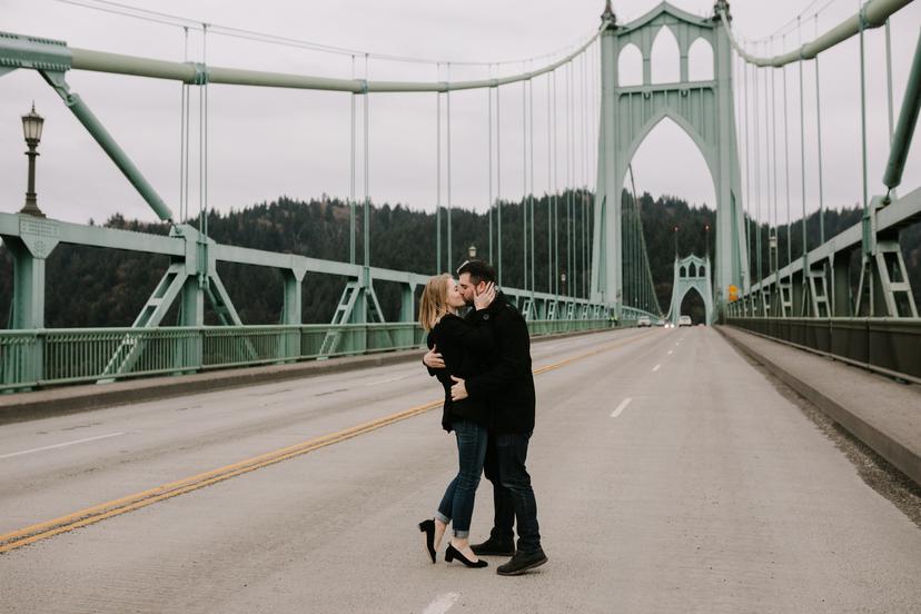 St-Johns-Bridge-Portland-Engagement-Photos
