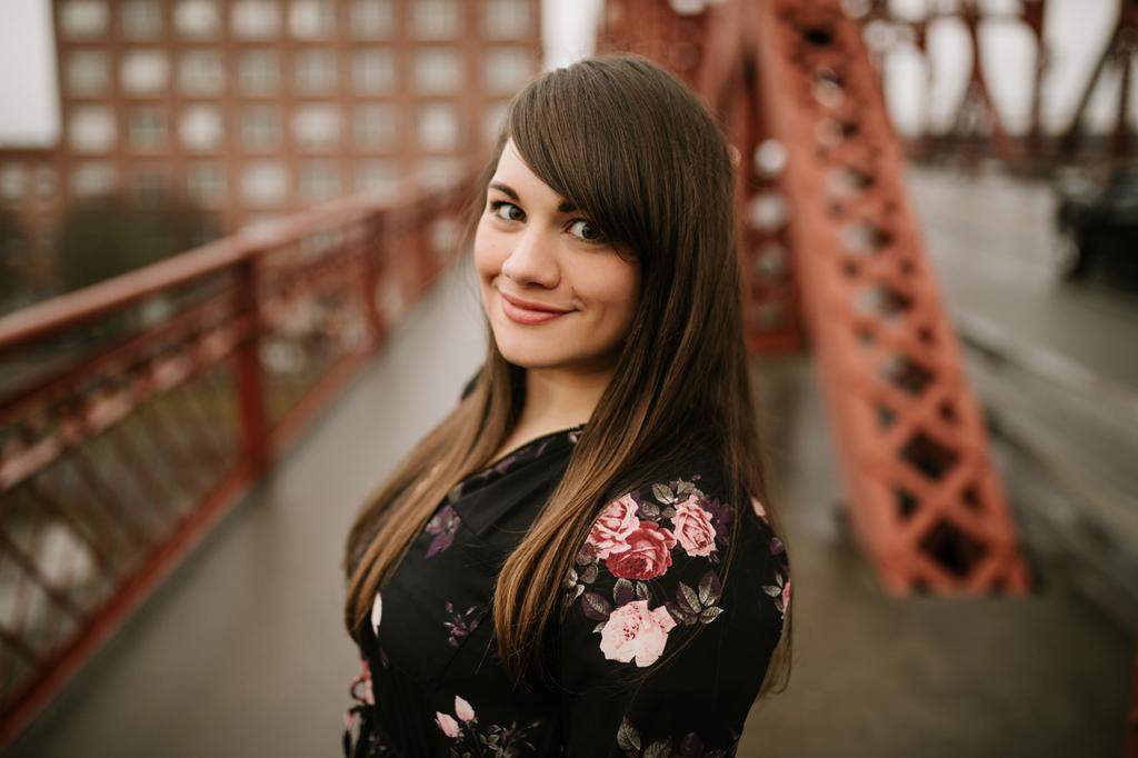 Broadway-Bridge-Senior-Photos-Portland