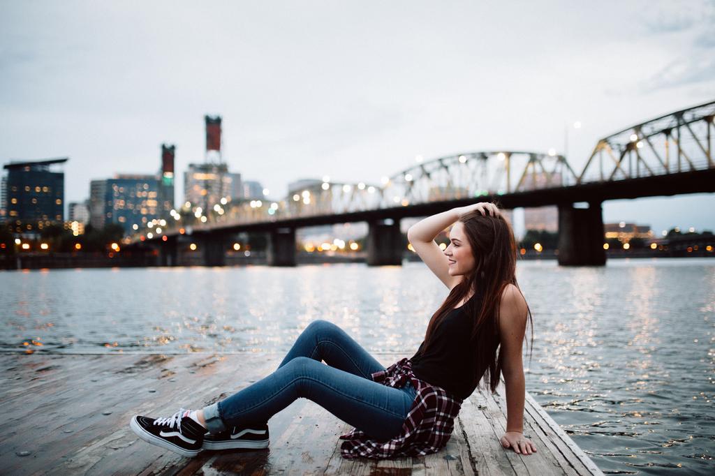 Eastbank-Esplanade-Senior-Photos-Portland-Best-Senior-Photographer
