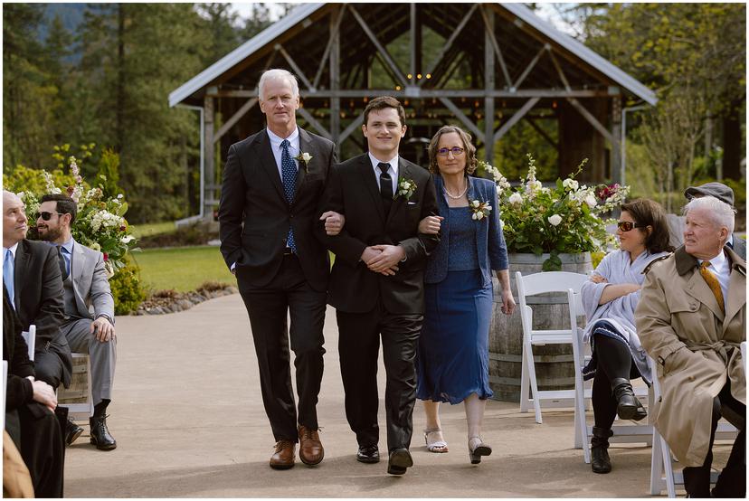 tin-roof-barn-wedding-rb_5955