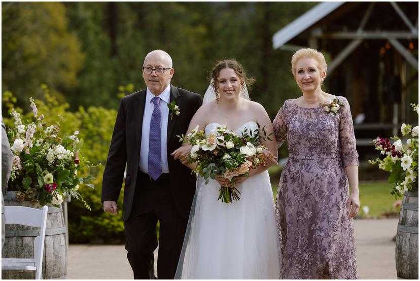 tin-roof-barn-wedding-rb_5957