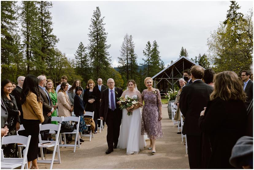 tin-roof-barn-wedding-rb_5958