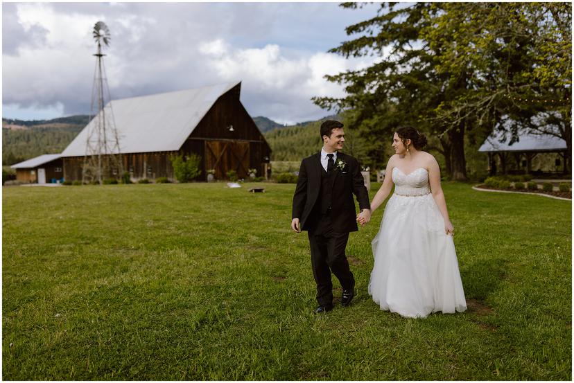 tin-roof-barn-wedding-rb_5987