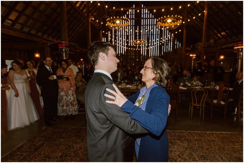 tin-roof-barn-wedding-rb_6025