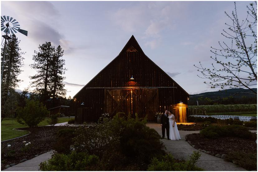 tin-roof-barn-wedding-rb_6045