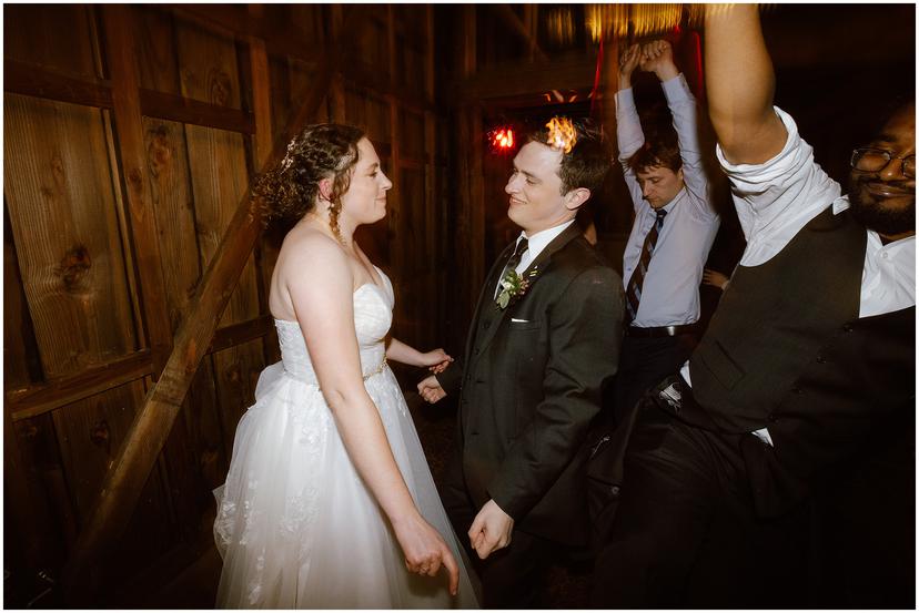 tin-roof-barn-wedding-rb_6059