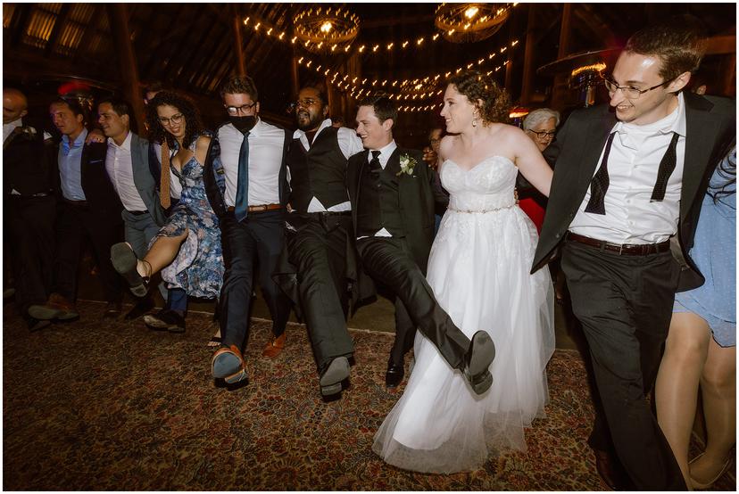 tin-roof-barn-wedding-rb_6063