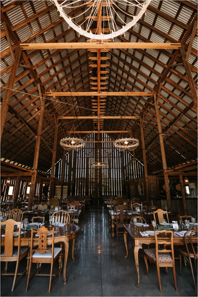 tin-roof-barn-wedding-1812