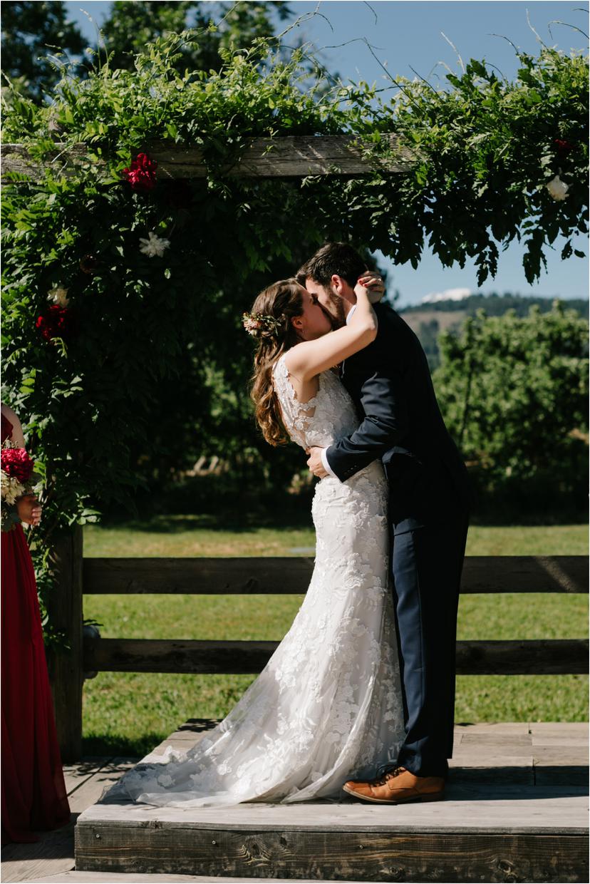 tin-roof-barn-wedding-2482