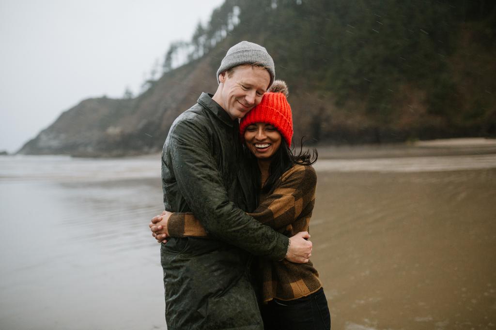 Rainy_Engagement_Photos_Cannon_Beach_Oregon_Ecola_State_Park