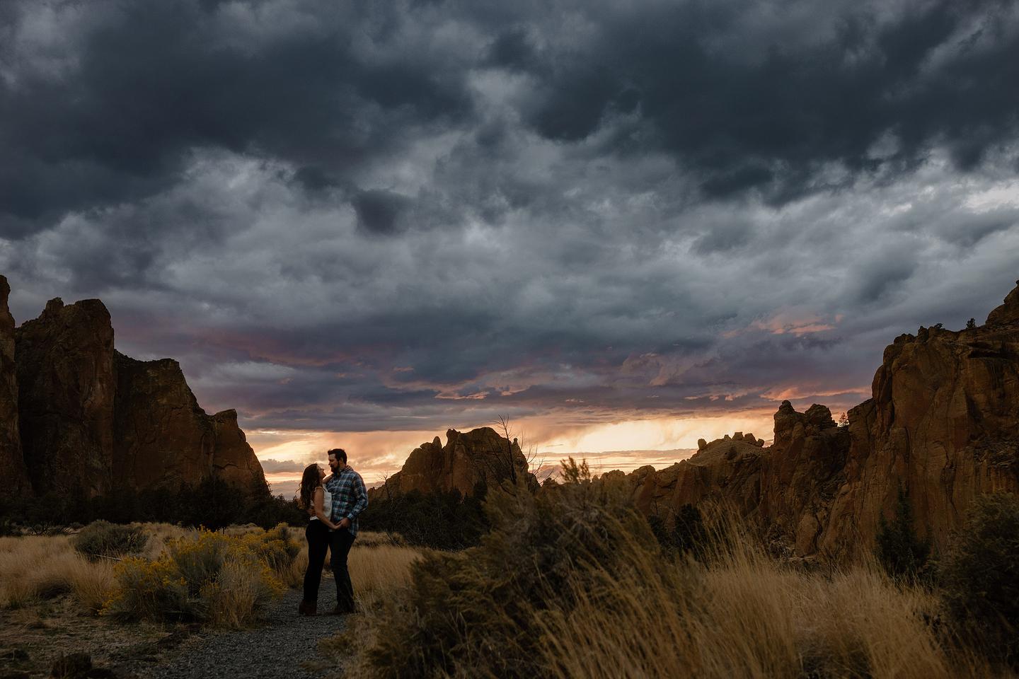 portland-engagement-smith-rock-couples-photos-ms-8661