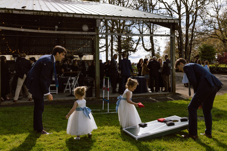 best-portland-wedding-photographerscholls-valley-lodge-wedding-1075
