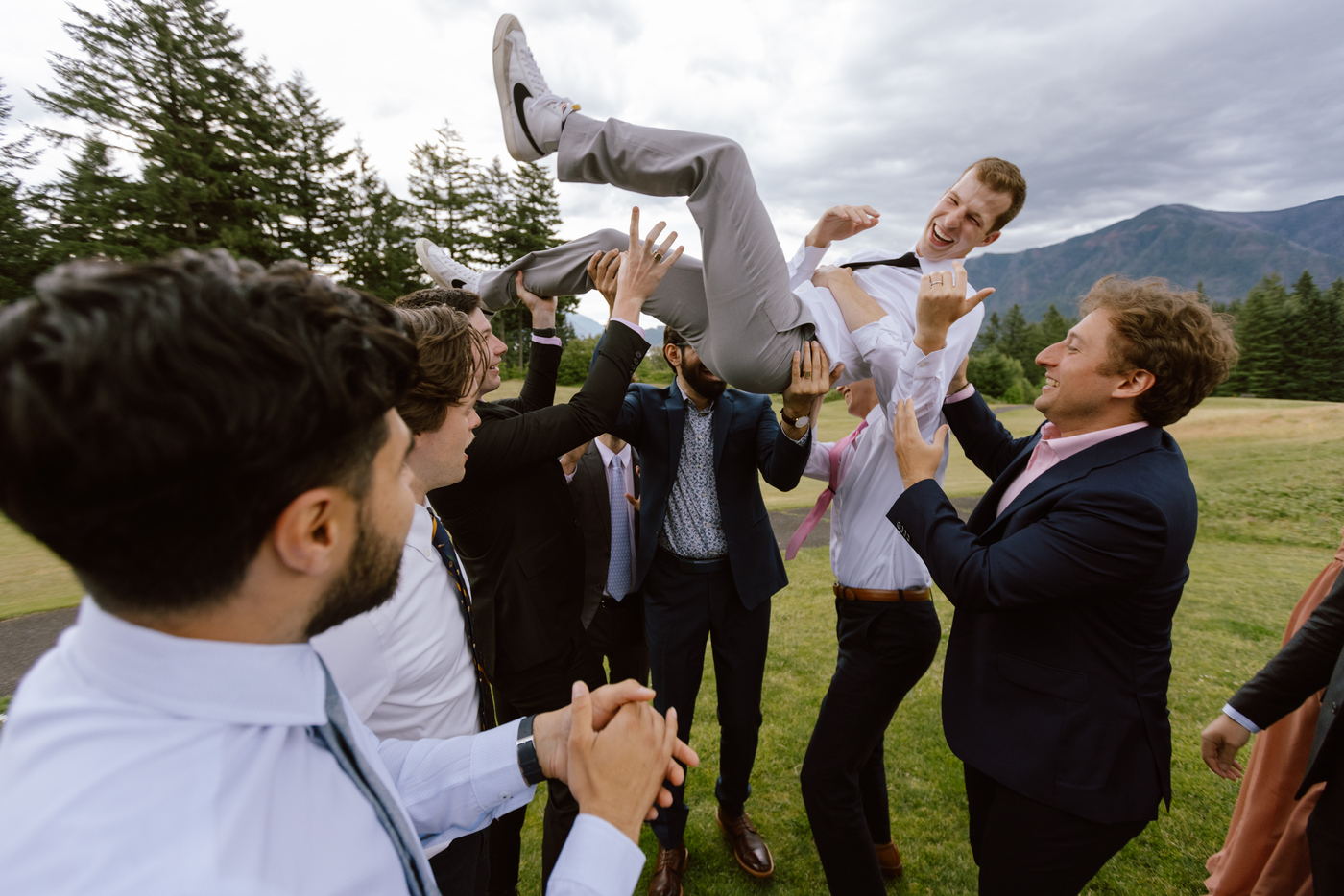 best-portland-wedding-photographerskamania-lodge-wedding-ca-409