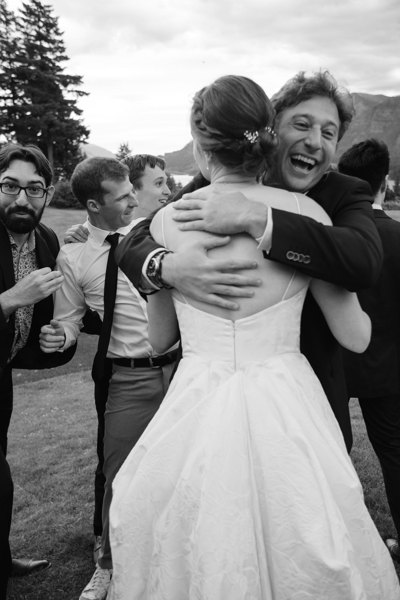 best-portland-wedding-photographerskamania-lodge-wedding-ca-411